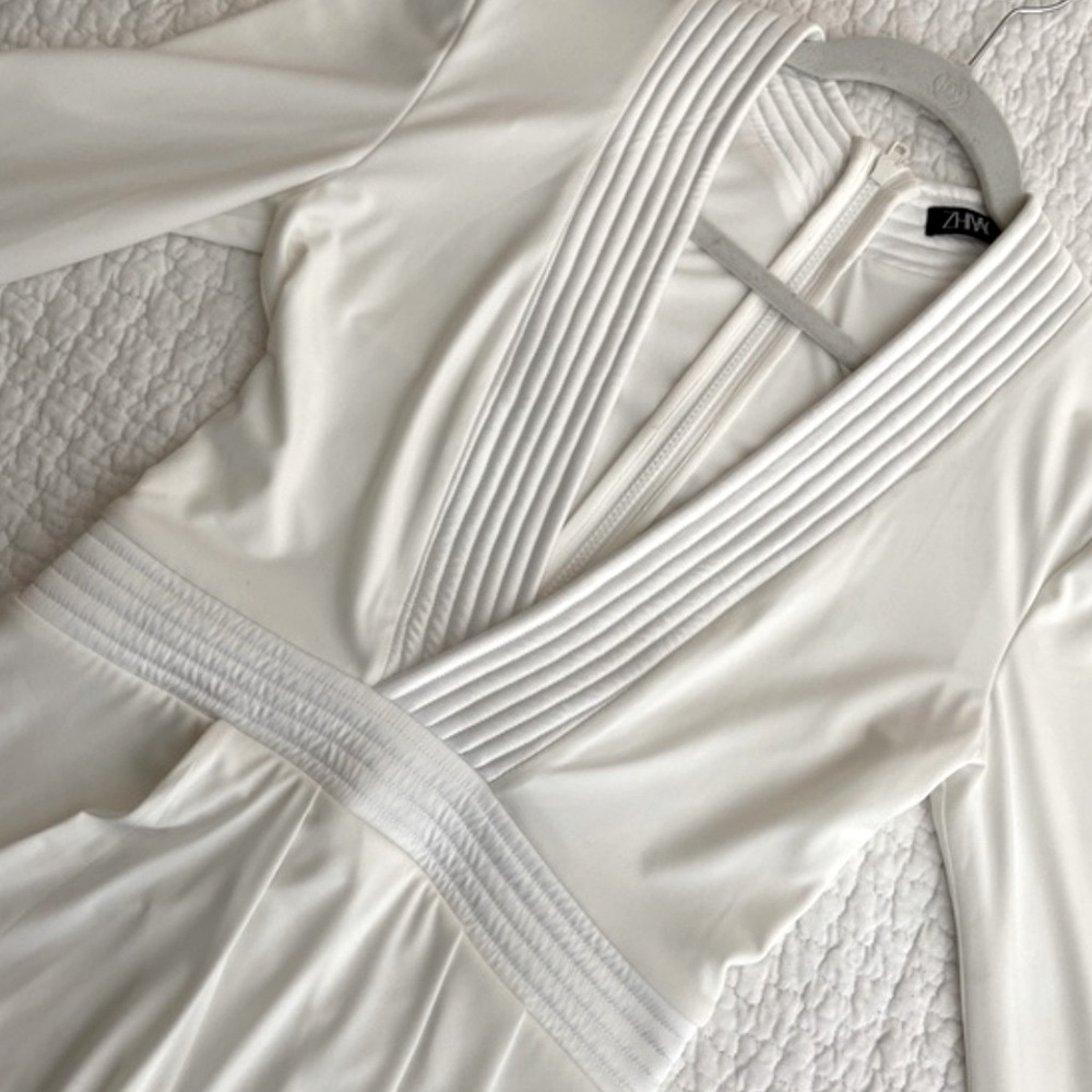 Zhivago  Eye Of Horus  Mini  in White dress - Picture 5 of 7